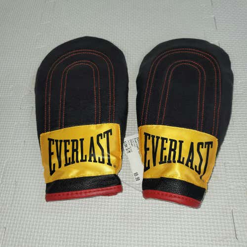Used Everlast S M Other Boxing Gloves