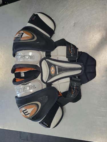Used Easton Synergy Md Hockey Shoulder Pads