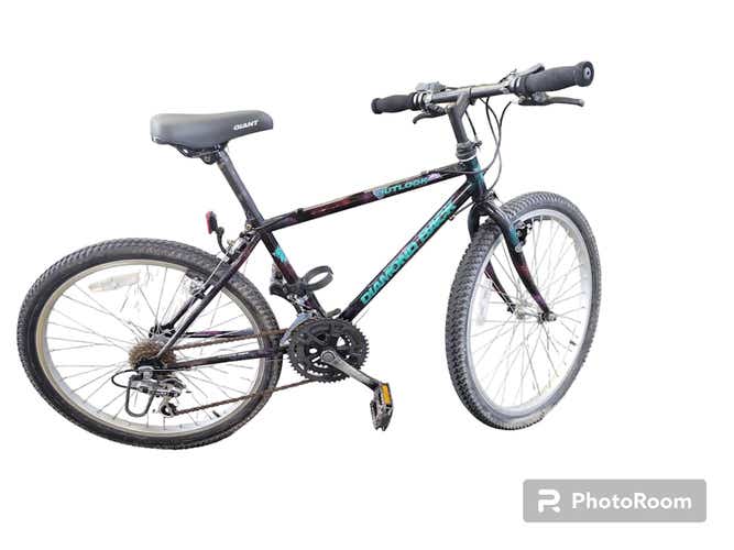 Used Diamondback Outlook 38-42cm - 15-16" - Sm Frame 21 Speed Men's Bikes