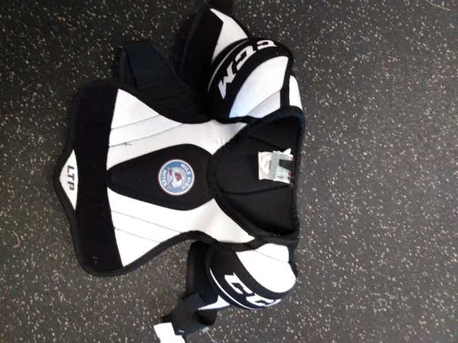 Used Ccm Ltp Youth Sm Ice Hockey Shoulder Pads