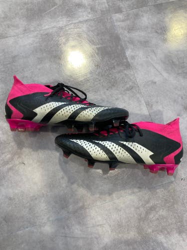 Used Men’s 7.0 Adidas Predator Accuracy.1 FG Cleats Molded Cleats