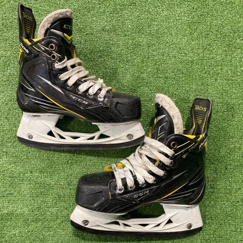 Used Junior CCM Tacks Classic Pro+ Hockey Skates Regular Width Size 2