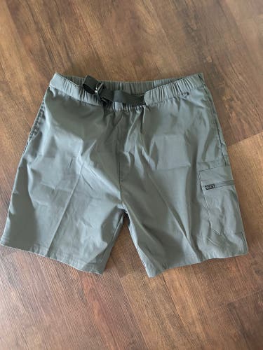 Men’s Bauer hockey gray shorts size XL