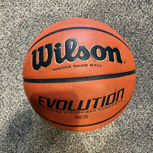 Used Wilson Evoution Basketball 28.5