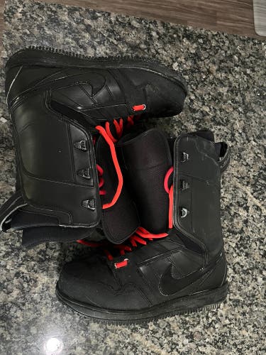 Used Men’s Size 9.0 Nike All Mountain Vapen Snowboard Boots