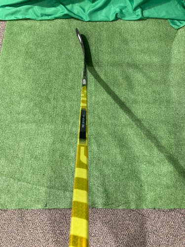 Used Junior Bauer Supreme UltraSonic Hockey Stick Right Handed P88