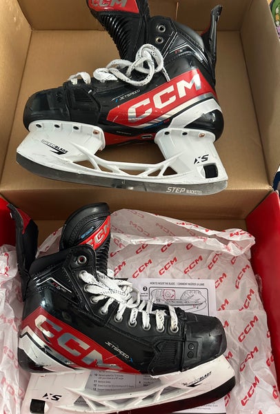 Used Senior CCM Regular Width 8 JetSpeed FT6 Pro Hockey Skates Comes With Step Steel Blades
