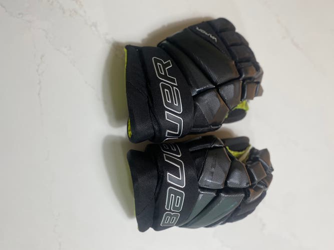 Used  Bauer 11" Pro Stock Vapor 3X Gloves
