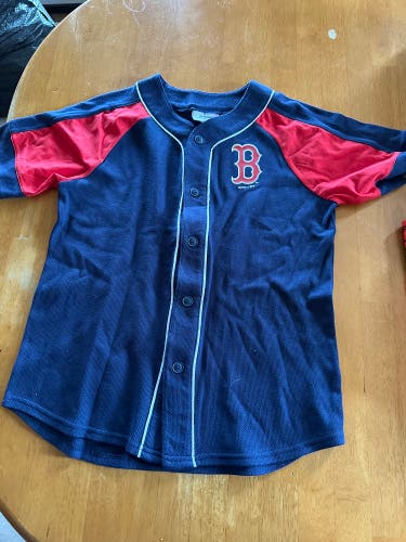 Boston Red Sox youth shirt medium size 10-12