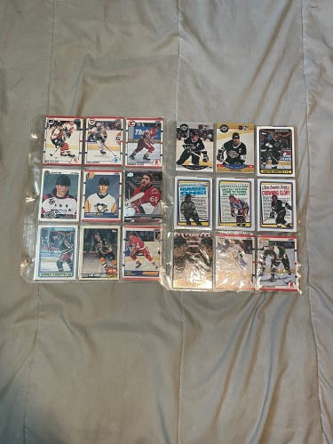 33 Hockey Trading Cards