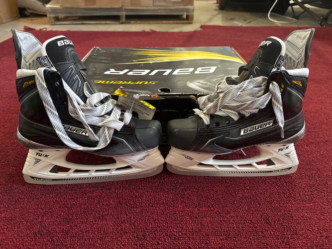 New Junior Bauer Size 3 Supreme TotalOne MX3 Hockey Skates Item#BRMX