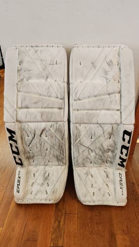 Used 33"+1" CCM EFLEX 5.5 Goalie Leg Pads