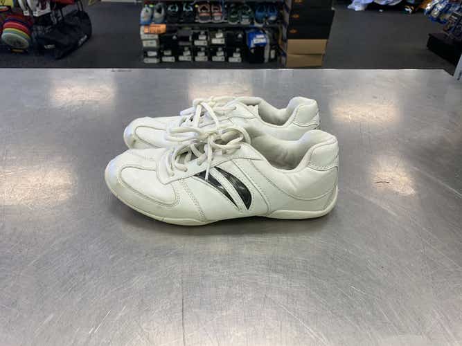 Used Junior 05.5 Running Shoes