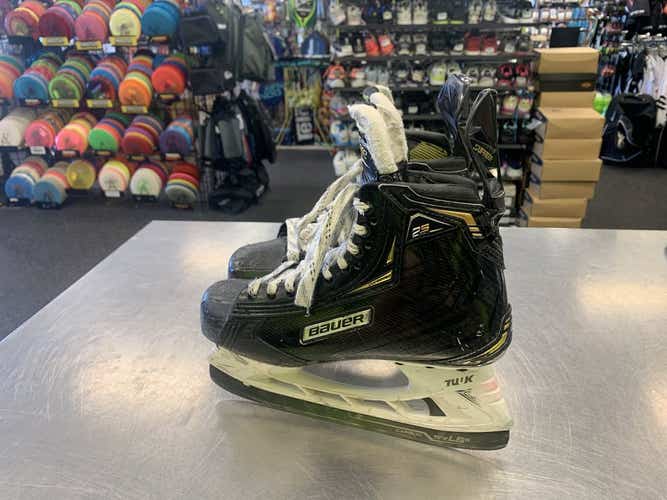 Used Bauer 2s Pro Intermediate 5.5 Ice Hockey Skates