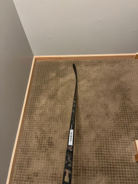 New Senior CCM Right Handed P28 FT Ghost Hockey Stick