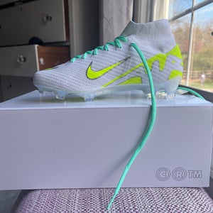 BRAND NEW White Brand New (Women's 6.5) Nike Mercurial Vapor Cleats
