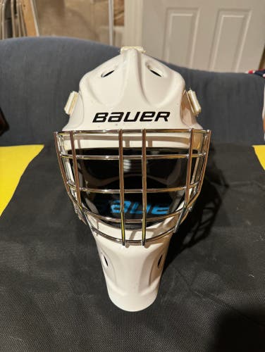 Bauer 930 goalie helmet
