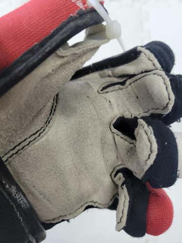 Used Easton Y19 9" Hockey Gloves