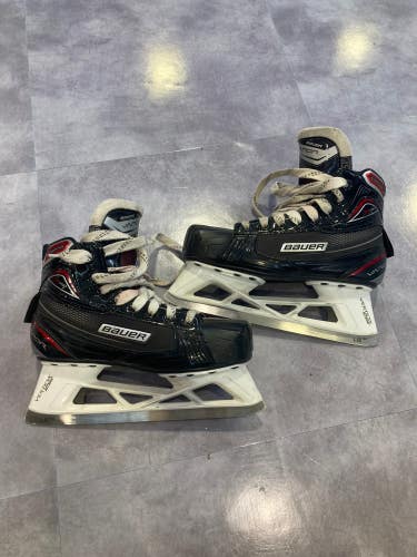 Used Intermediate Bauer Vapor X700 Hockey Goalie Skates Extra Wide Width Size 5.5