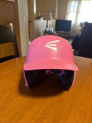 New Small / Medium Easton Gametime Batting Helmet