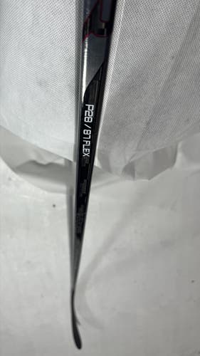 Senior Right Handed Bauer Vapor Hyperlite 2 Hockey Stick P28 87 flex