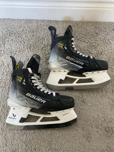 Used Bauer Size 5.5 Vapor Hyperlite 2 Hockey Skates