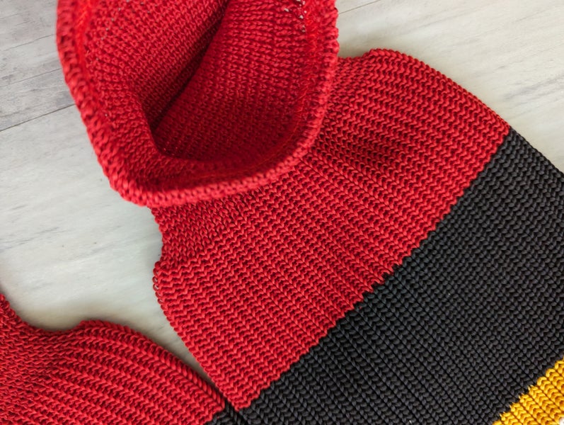 New Men's Adult Medium Red KOBE Athletic Knit Ice Hockey Socks with Black trim and yellow pipe