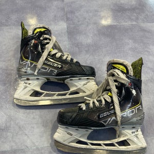 Used Junior Bauer Vapor 3X Hockey Skates Regular Width Size 3