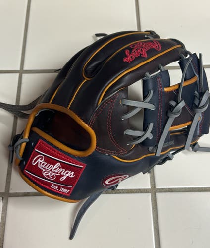 New Rawlings 11.5" Heart of the Hide Baseball Glove