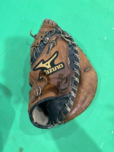 Brown Used BROKEN IN Mizuno Prospect Series PowerClose Right Hand Throw Catcher's Baseball Glove 32"