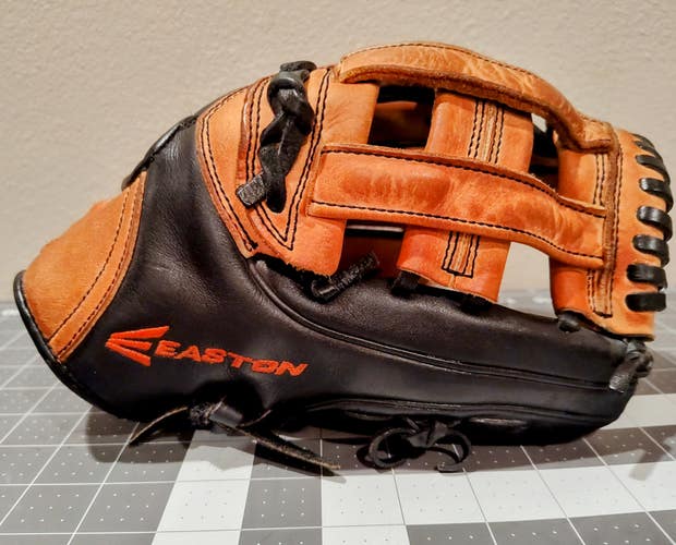 Easton Future Legend 12" Youth RHT Baseball Glove FL1200 BKTN - NICE Leather!!!