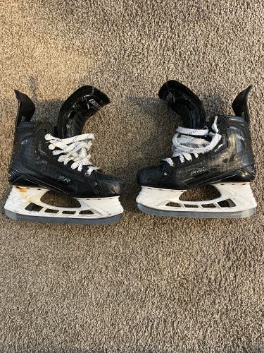 Used Senior Bauer Regular 8.5 Supreme Mach Hockey Skates