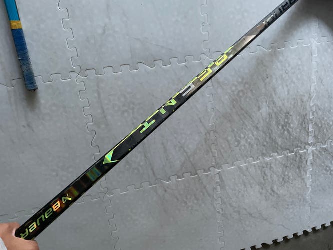 New Junior Bauer Right Handed P92  Ag5nt Hockey Stick