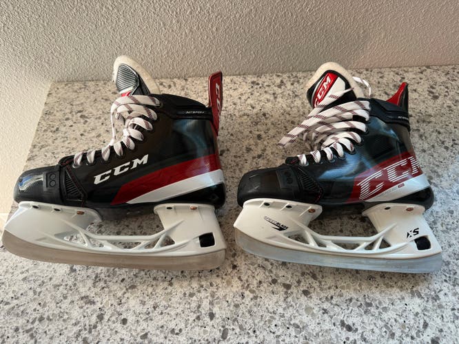CCM Regular Width Size 4.5 JetSpeed FT4 Hockey Skates