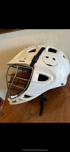 Youth adjustable lacrosse helmet