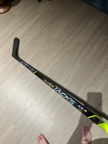 New Senior CCM Right Handed Mid Pattern Pro Stock Super Tacks AS3 Pro Hockey Stick