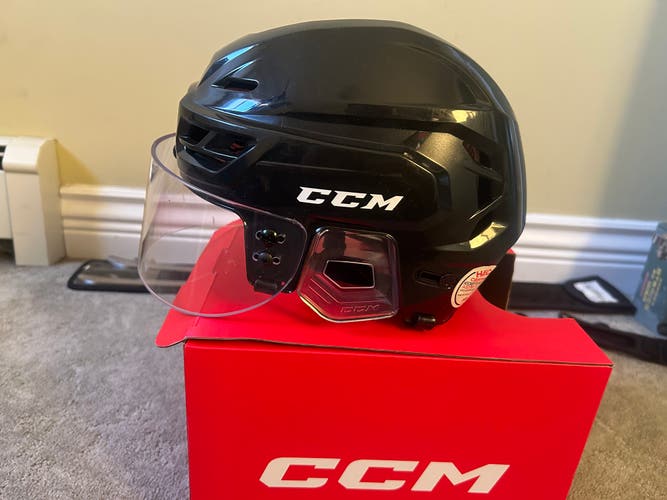 Like New Medium CCM Visor And Tacks 110 Helmet Combo