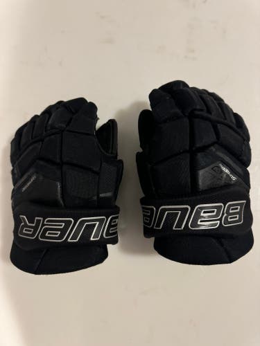 Used  Bauer 12" Supreme M3 Gloves