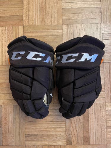 New Boston Bruins Winter Classic 2019 CCM 13" Team Stock HGPJS Gloves