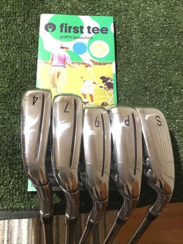 TaylorMade Ladies M CGB Irons Set(4-PW-SW, No 5,6,8 irons)Recoil ES 450 Graphite
