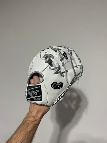 Rawlings heart of the hide wingtip 11.5 baseball glove