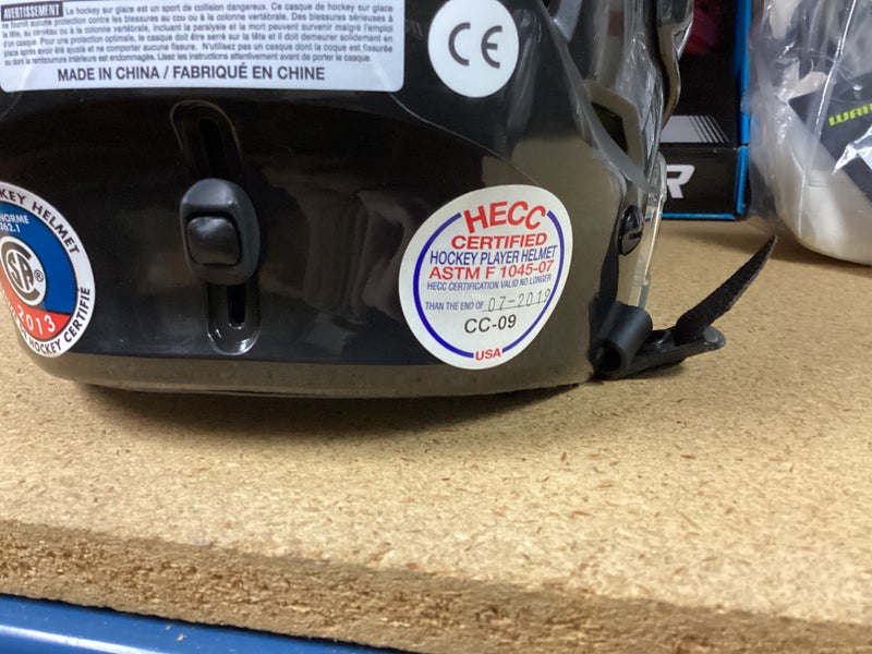New Black XS Bauer Re-Akt Helmet
