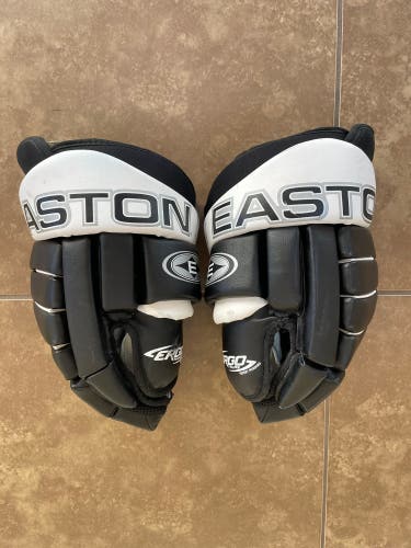 Like New! Vintage Easton Hockey Gloves (Sz.13.5)