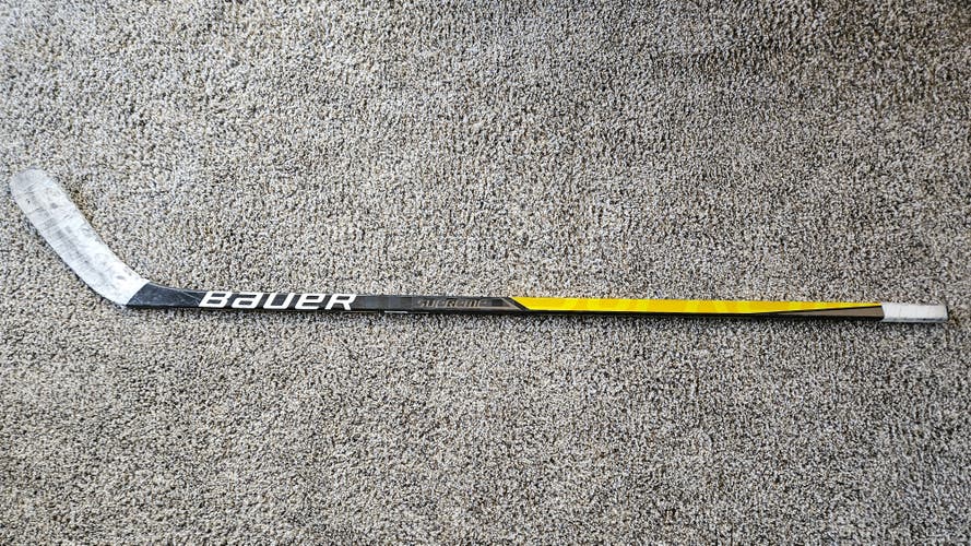 Used Intermediate Bauer Supreme 3S Pro Right Handed Hockey Stick P88