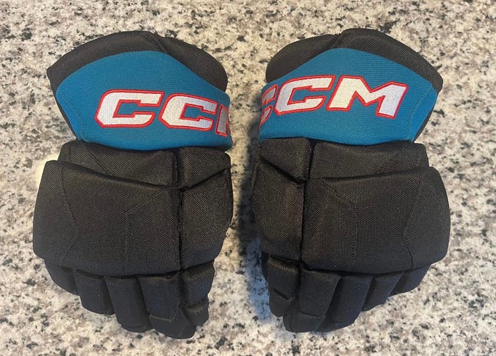 Gloves for @Acoubertier