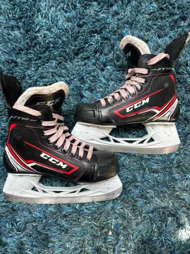 Used Junior CCM Regular Width Size 2 JetSpeed FT340 Hockey Skates