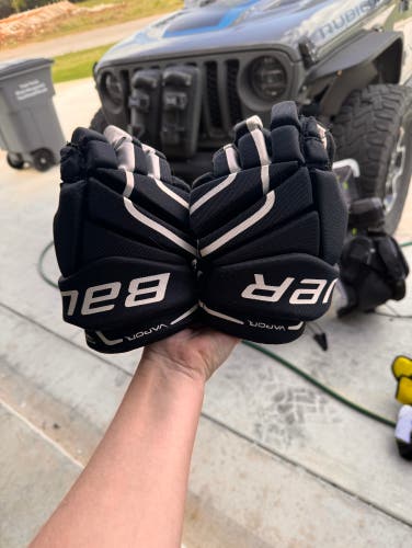 Used Bauer 11" Vapor X60 Gloves