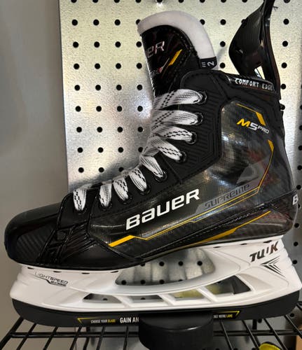 New Senior Bauer Regular Width  Supreme M5 Pro Hockey Skates