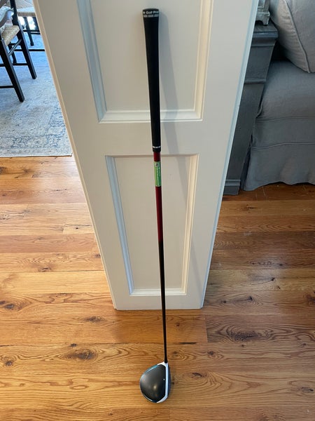 Used Men's TaylorMade Right Handed Stiff Flex 10.5 Loft SIM 2 Max Driver