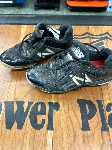 New Balance Baseball Cleats Size 10
